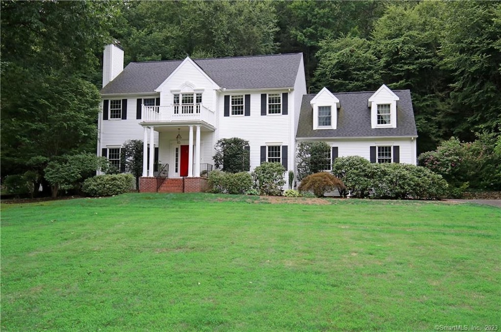 15 Sweetbriar Ln, Sandy Hook, CT 06482 - photo 1