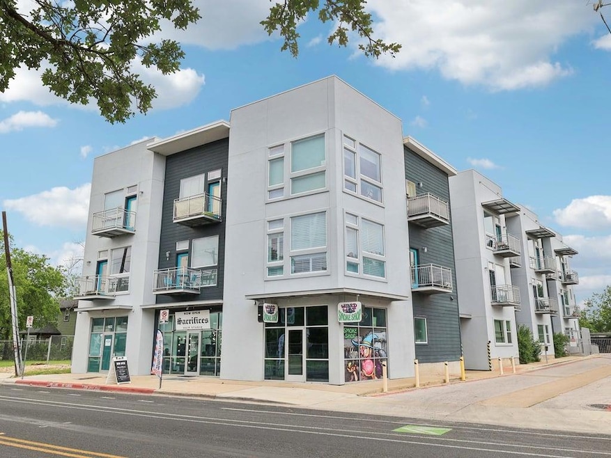 View of apartment building / complex