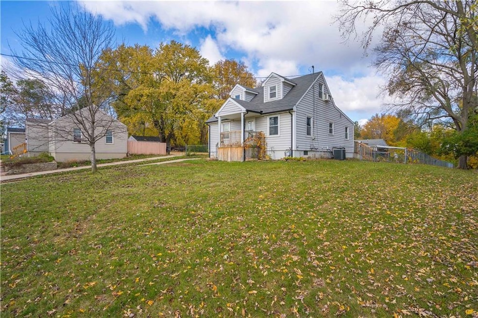 2958 E Euclid Ave, Des Moines, IA 50317 - photo 1