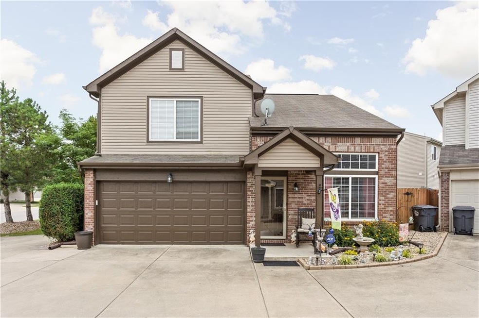 2632 Fraiser Fir Dr, Greenwood, IN 46143 - photo 1