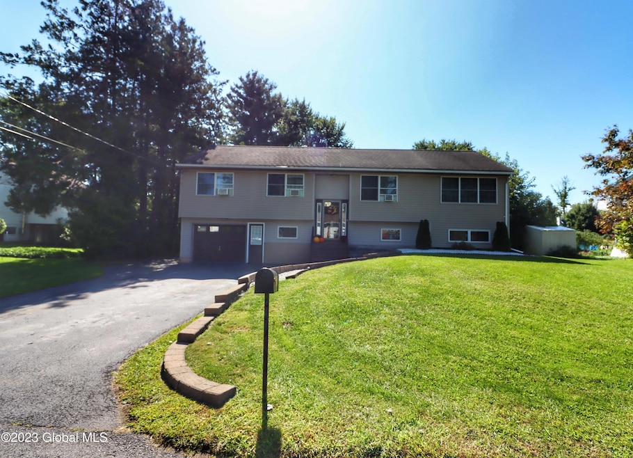 7 Greenway Drive