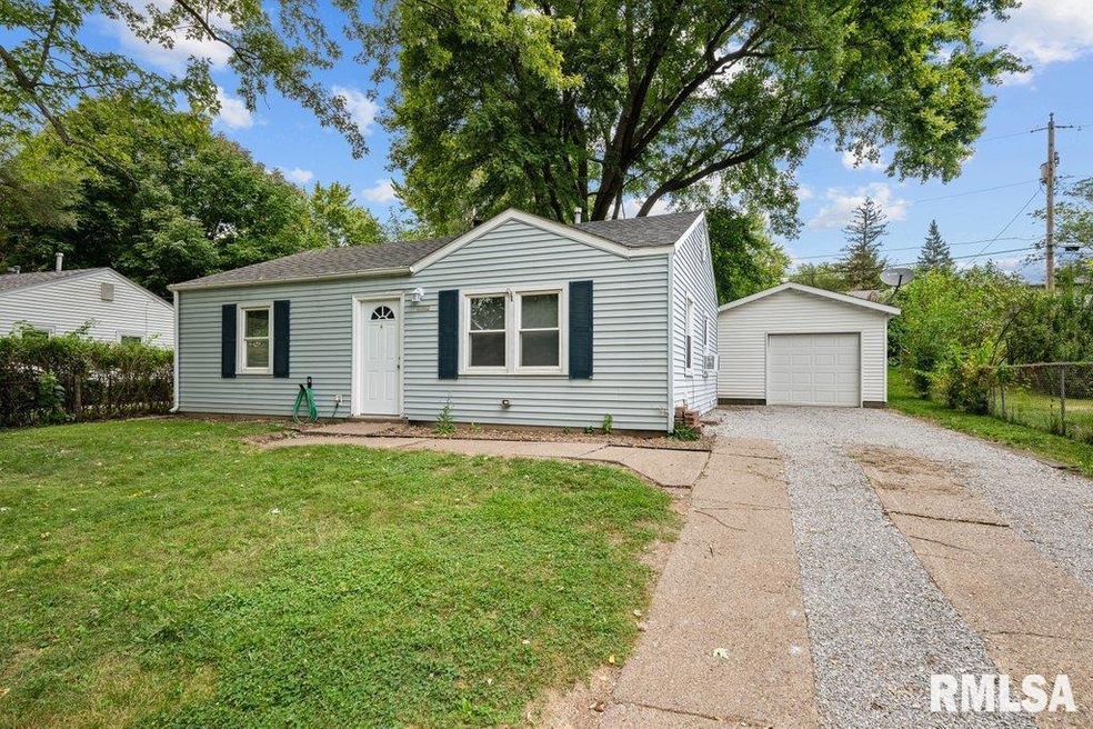 3202 W 69th St, Davenport, IA 52806 - photo 1