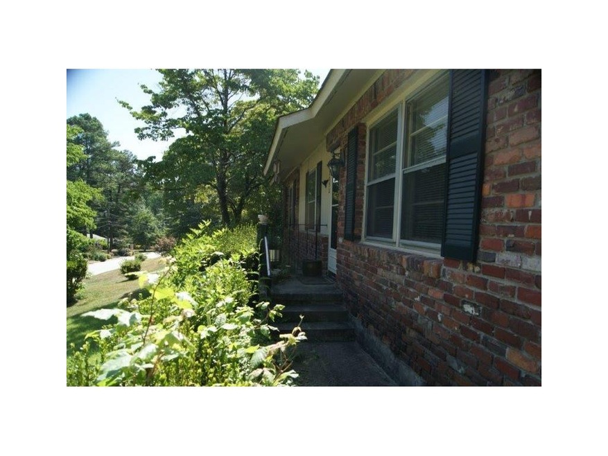 2052 Dundee Dr SE, Smyrna, GA 30080 - photo 1