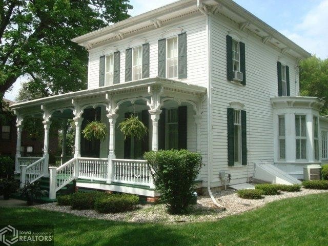 109 E Clarinda Ave, Shenandoah, IA 51601 - photo 1