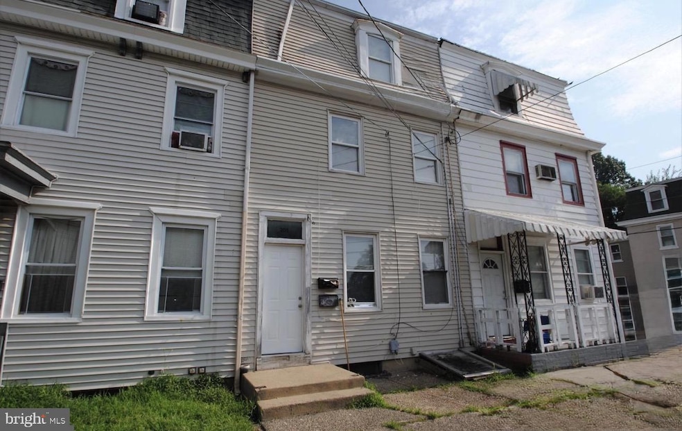 205 Jones Ave unit 2, Burlington, NJ 08016 - photo 1