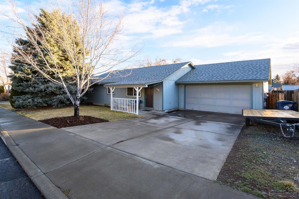 2236 SW 34th St, Redmond, OR 97756 - photo 1