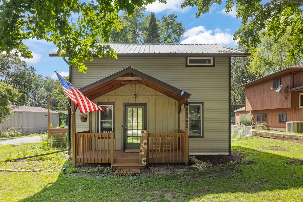 3S582 Tinker Ave, Warrenville, IL 60555 - photo 1