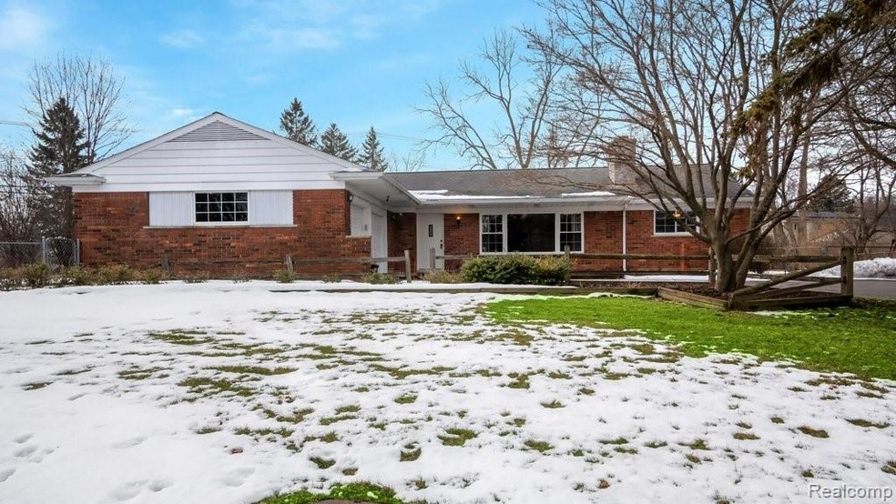 028-4229-portland-court-west-bloomfield-township-m