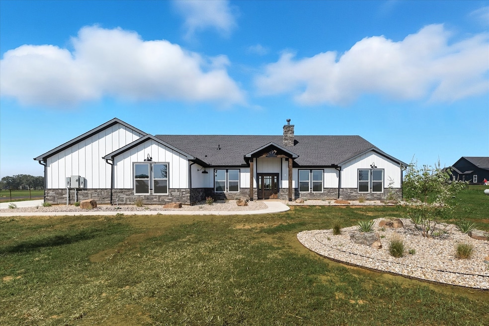 For Sale $799,900 • Co-Listing Agent