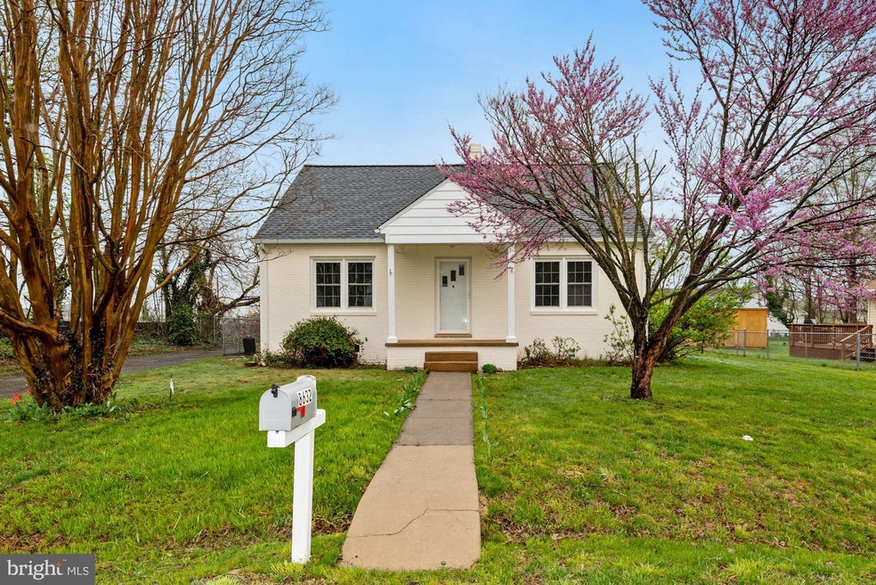 8632 Anderson Ave, Marshall, VA 20115 - photo 1