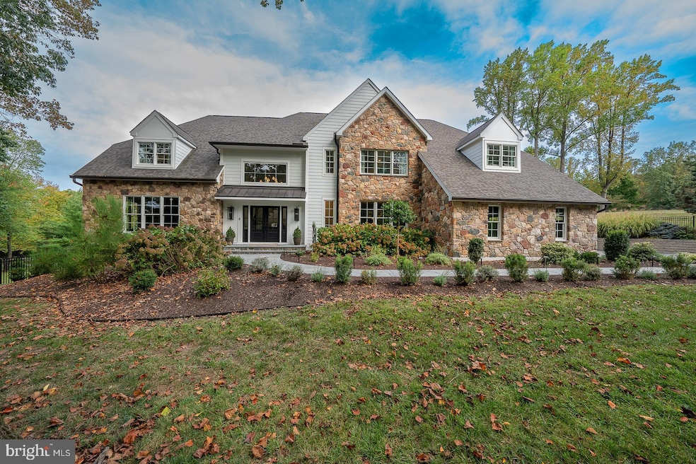 5 Honeysuckle Ct, Glen Mills, PA 19342 - photo 1