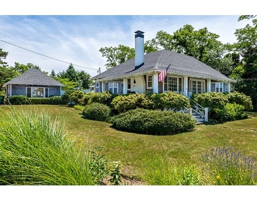 90 Meadow Ave, Oak Bluffs, MA 02568 - photo 1