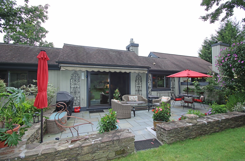 943 Heritage Village unit 943-B, Southbury, CT 06488 - photo 1