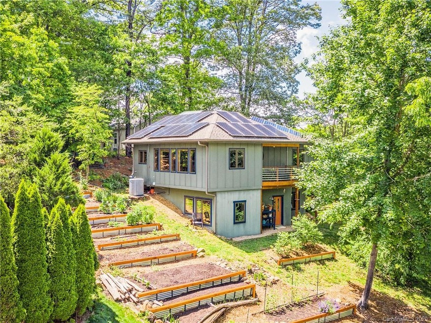 Beautiful urban oasis in the heart of West Asheville