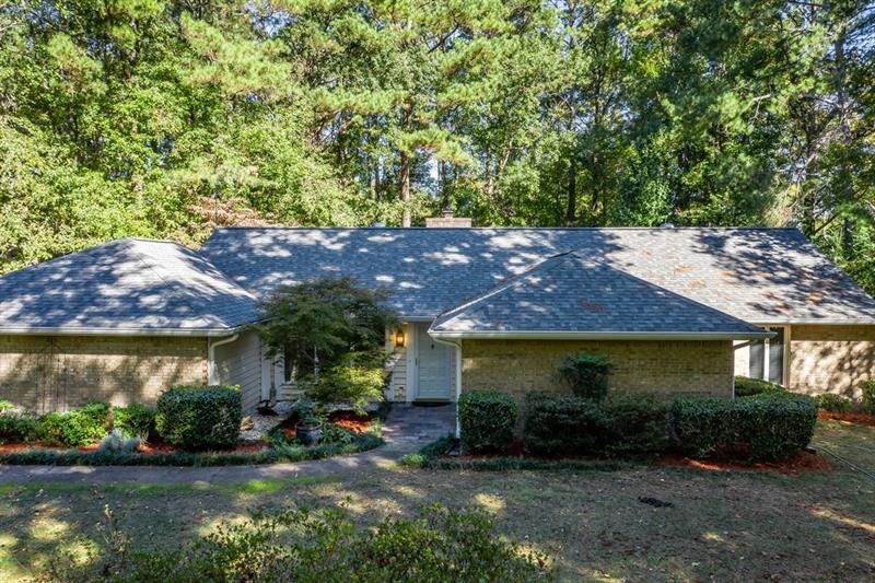 410 Saddle Horn Cir, Roswell, GA 30076 - photo 1