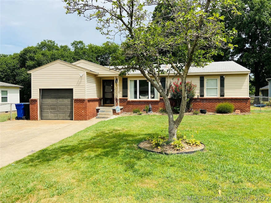 214 W Toledo St, Broken Arrow, OK 74012 - photo 1