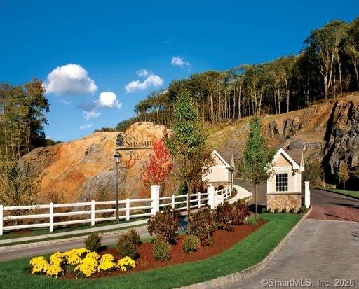 38 Hunting Ridge Ln unit 20, Bethel, CT 06801 - photo 1