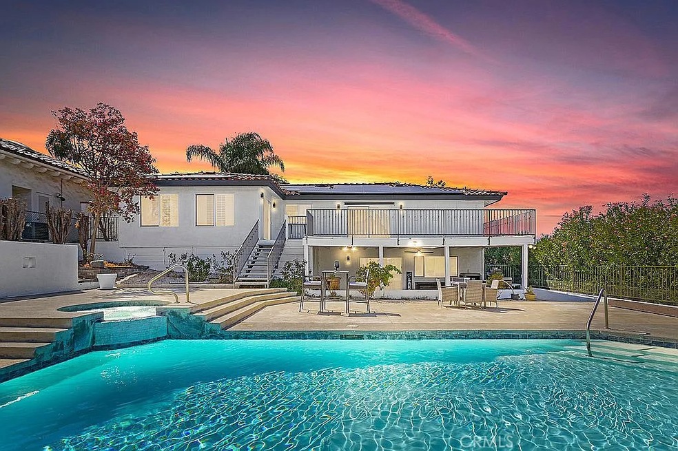 30632 Champion Dr, Canyon Lake, CA 92587 - photo 1