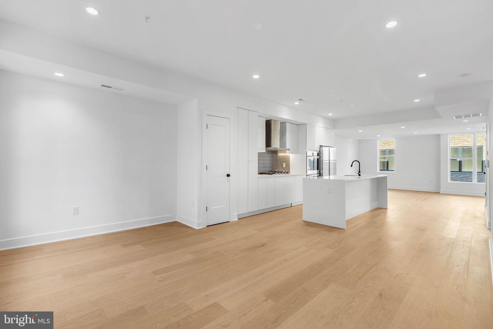 635 N 7th St unit H4B, Philadelphia, PA 19123 - photo 1