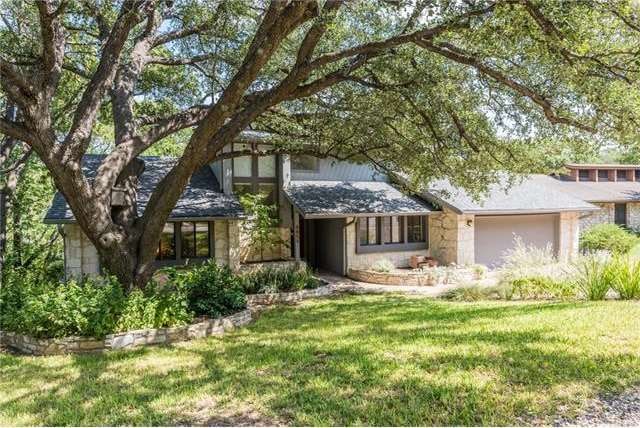 Welcome to 8859 Mountain Ridge Circle!