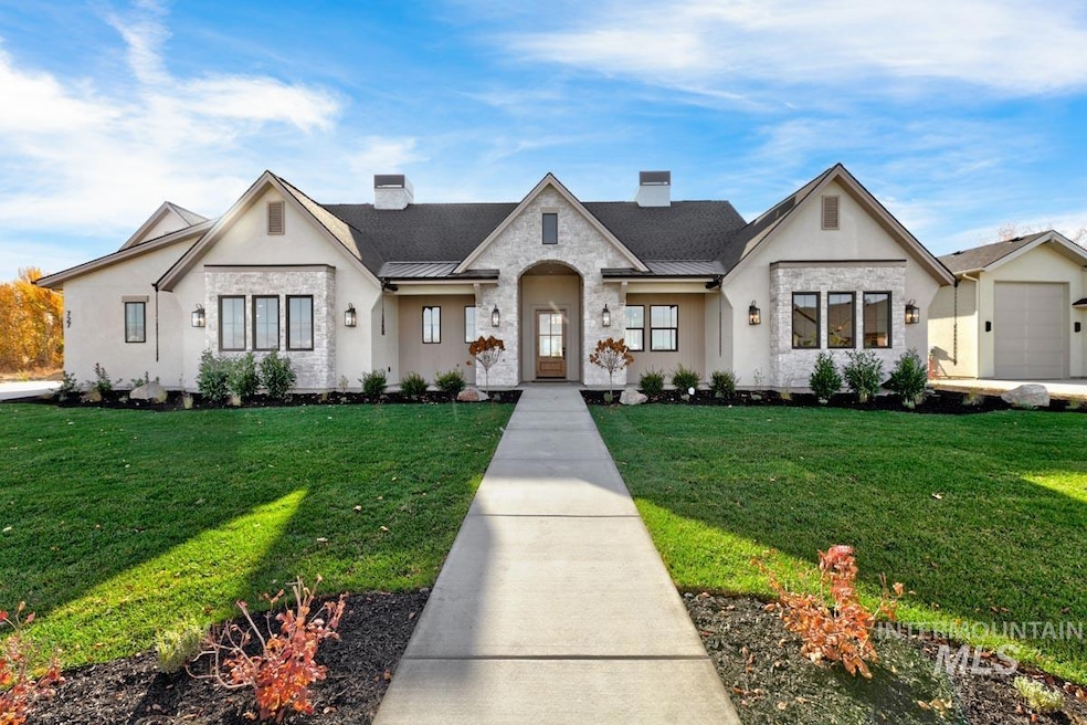 Pending $1,750,000 • Co-Listing Agent