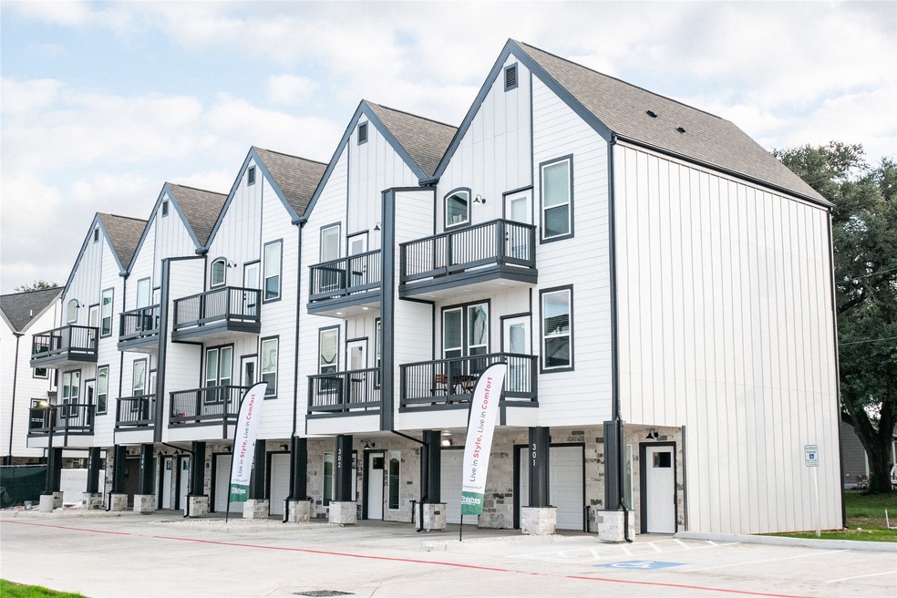 2519 Washington St unit 108, Waller, TX 77484 - photo 1