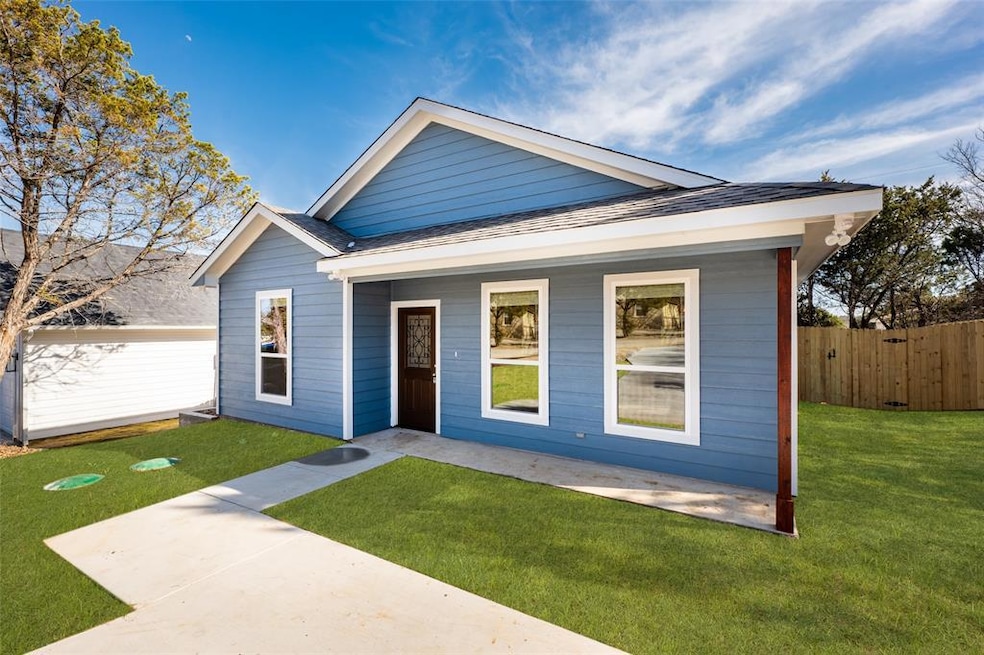 831 Pecos River Dr, Granbury, TX 76048 - photo 1