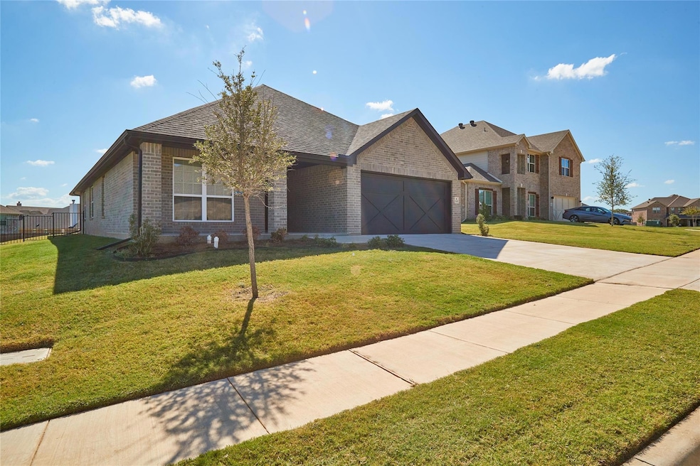 3105 Bent Trail Ct, Burleson, TX 76028 - photo 1