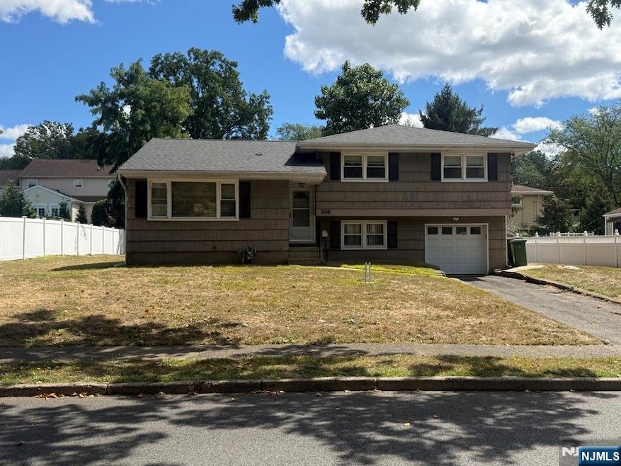 240 Buttonwood Dr, Paramus, NJ 07652 - photo 1