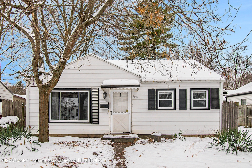 1537 Roselawn Ave, Lansing, MI 48915 - photo 1