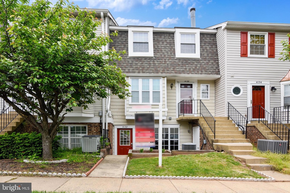 4138 Pleasant Meadow Ct unit 111F, Chantilly, VA 20151 - photo 1