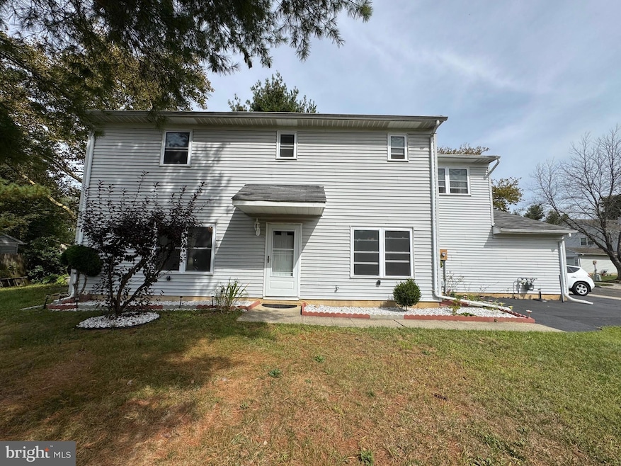 100 Wyndmoor Dr, East Windsor, NJ 08520 - photo 1