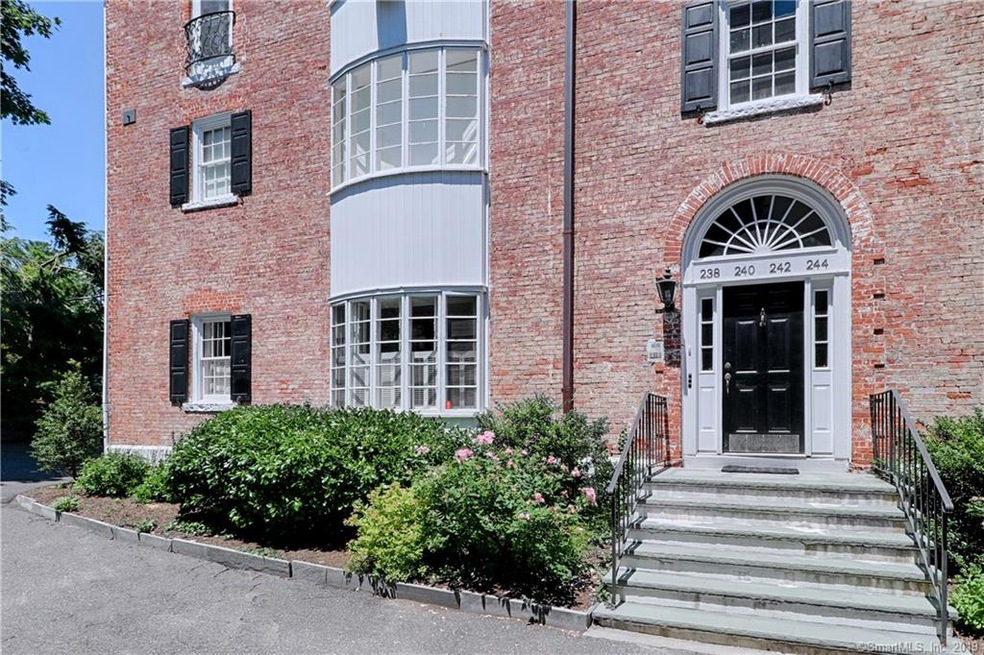 238 Main St unit 1R, Southport, CT 06890 - photo 1