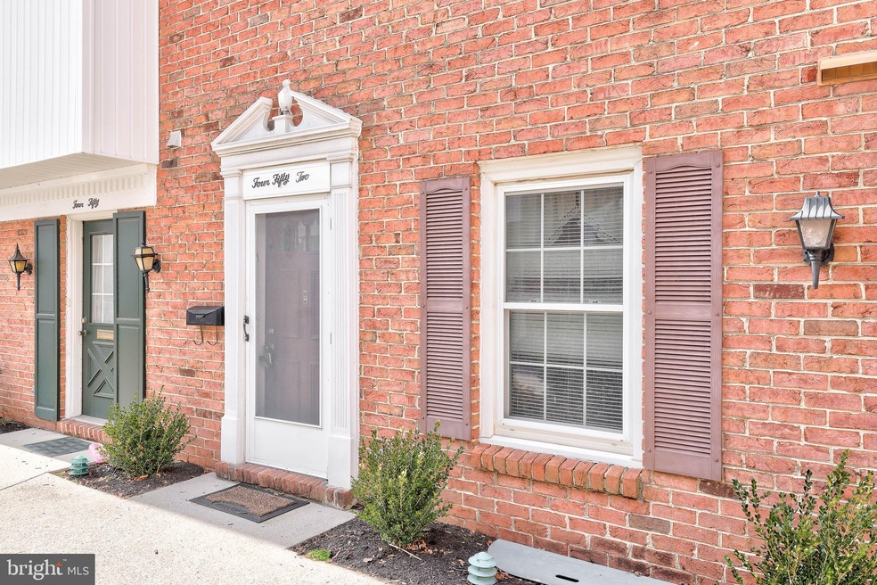 452 W Chocolate Ave, Hershey, PA 17033 - photo 1