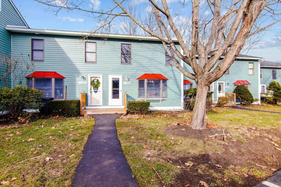 1306 Piscassic St, Newmarket, NH 03857 - photo 1