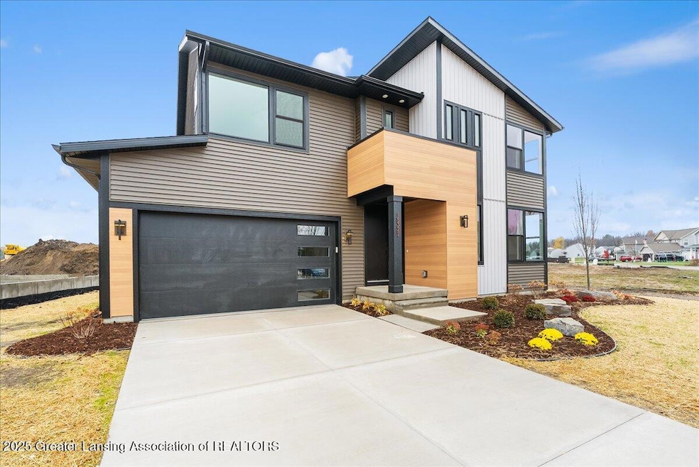 15292 Sherwood Ln, Lansing, MI 48906 - photo 1