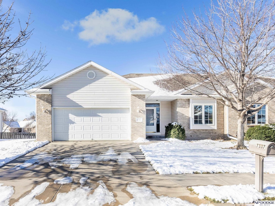 7337 S 53rd Street Ct, Lincoln, NE 68516 - photo 1