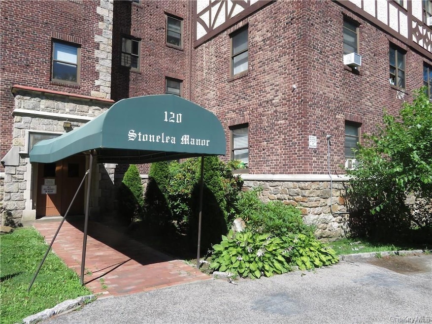 110 Stonelea Place unit 3B, New Rochelle, NY 10801 - photo 1