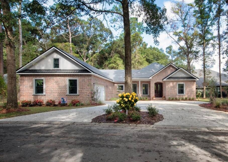 CUSTOM CLAIRE'S VINEYARD ESTATE!