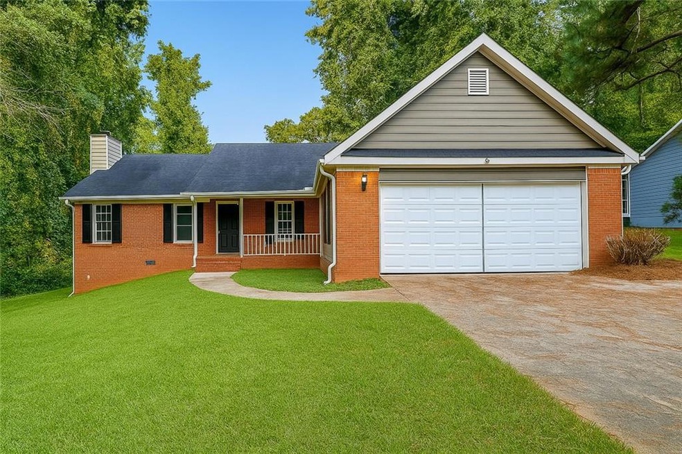 1959 Spencer Oaks Ln, Lithonia, GA 30058 - photo 1