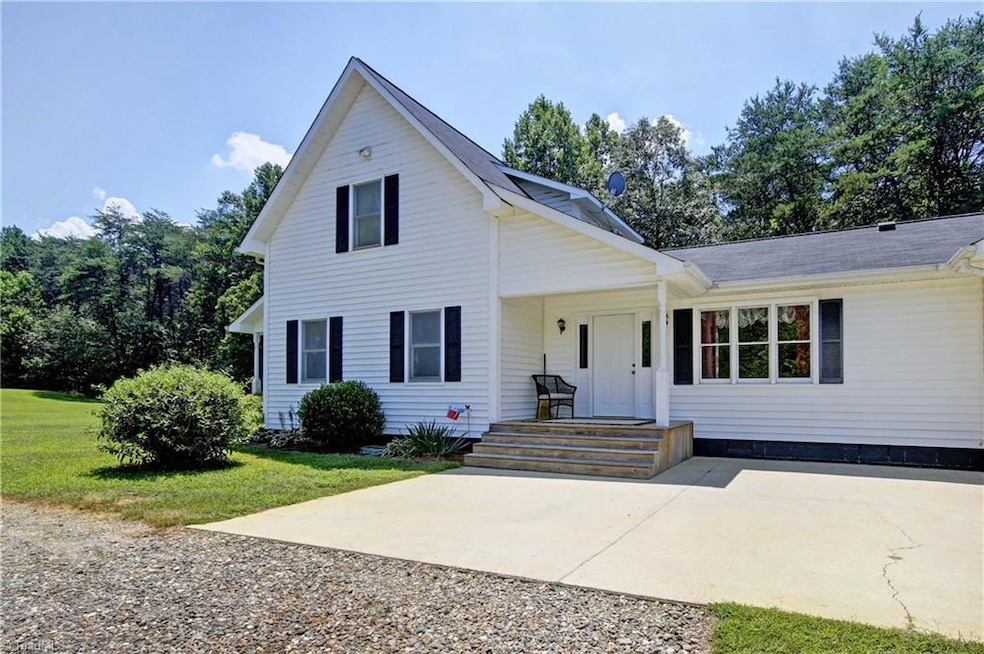 761 Bowles Farm Rd, Statesville, NC 28625 - photo 1