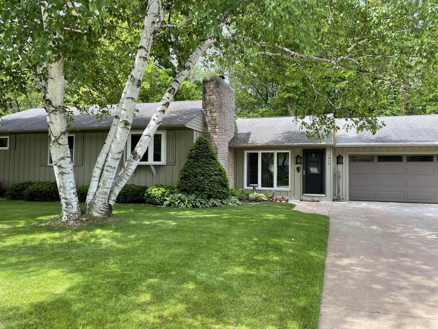 1016 N 40th Front