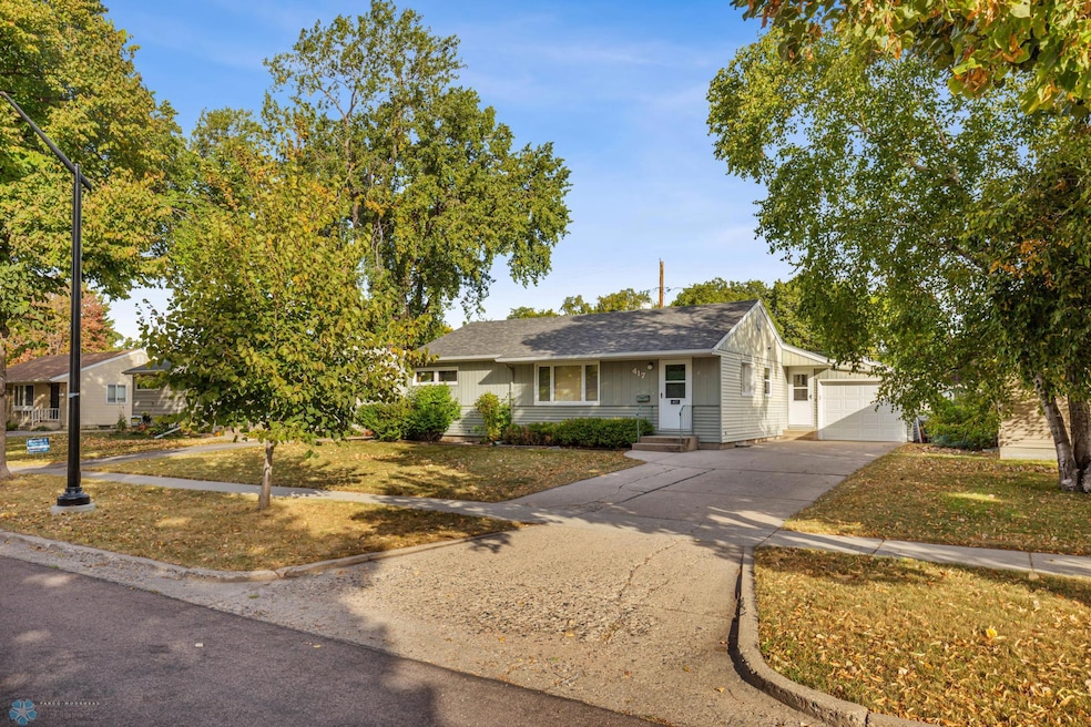 417 24th Ave N, Fargo, ND 58102 - photo 1
