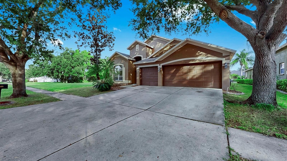 15513 Martinmeadow Dr, Lithia, FL 33547 - photo 1