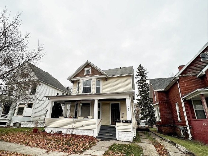 241 N Madison Ave unit 3, Bay City, MI 48708 - photo 1