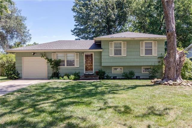 7421 Stearns St, Shawnee, KS 66203 - photo 1