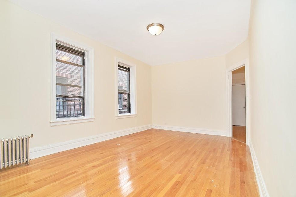 2 Ellwood St unit 5E, New York, NY 10040 - photo 1