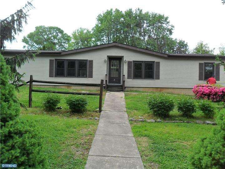 201 Broad St, Saint Georges, DE 19733 - photo 1