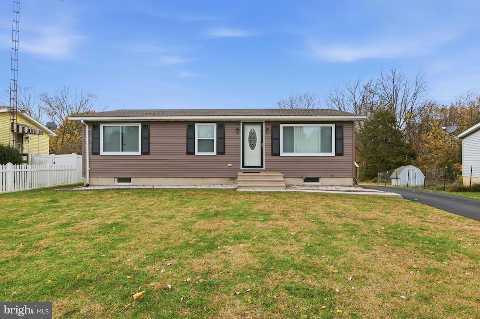 77 E Locust Ln unit 51, New Oxford, PA 17350 - photo 1