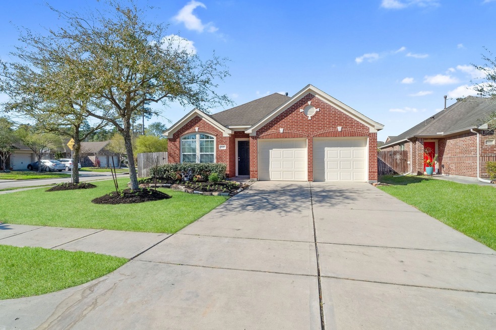 2603 Imperial Crossing Dr, Conroe, TX 77385 - photo 1